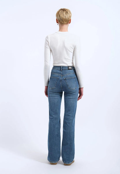 Moxy Straight Jean