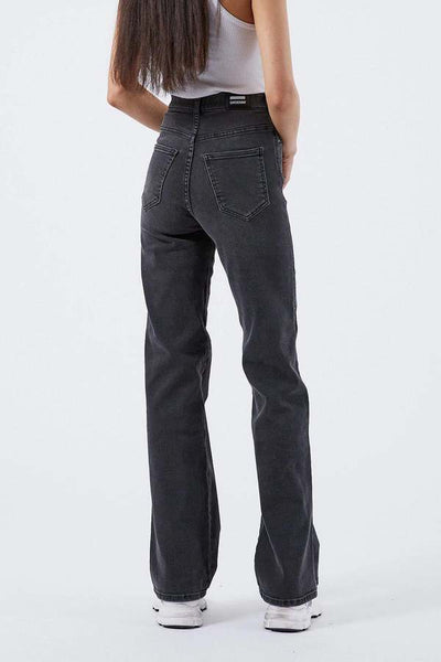 Moxy Straight Jean